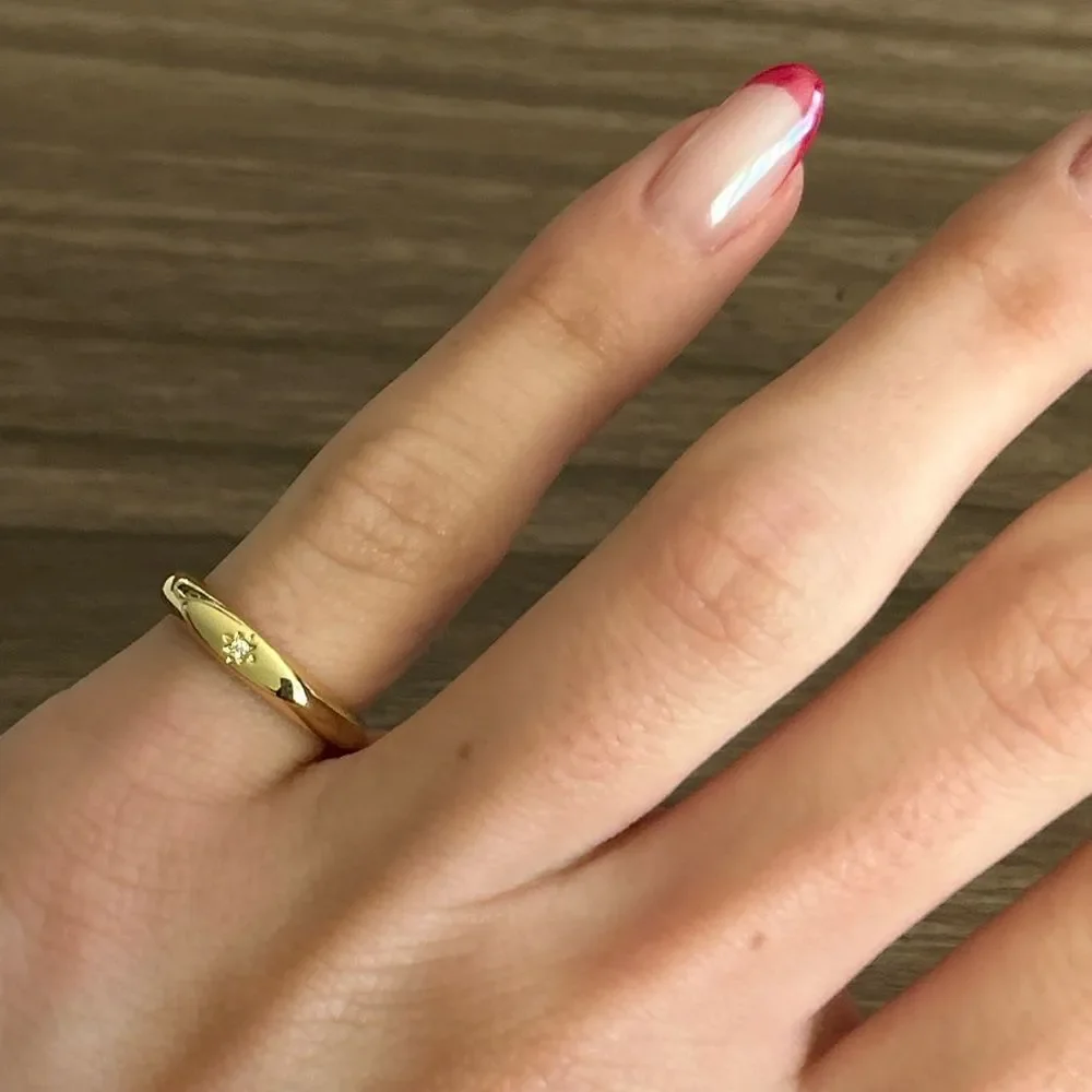 Elegant Gold Ring Q780